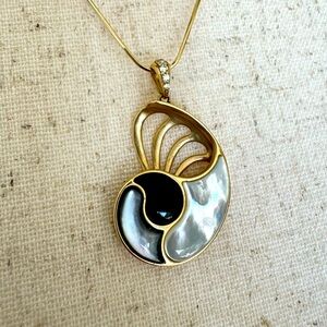 Hawaiian 14k Shell Pendant with Mother of Pearl and Diamonds